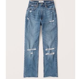 Curve Love Ultra High Rise Ankle Straight Jean
SKU:641851737 Color:MEDIUM RIPPED